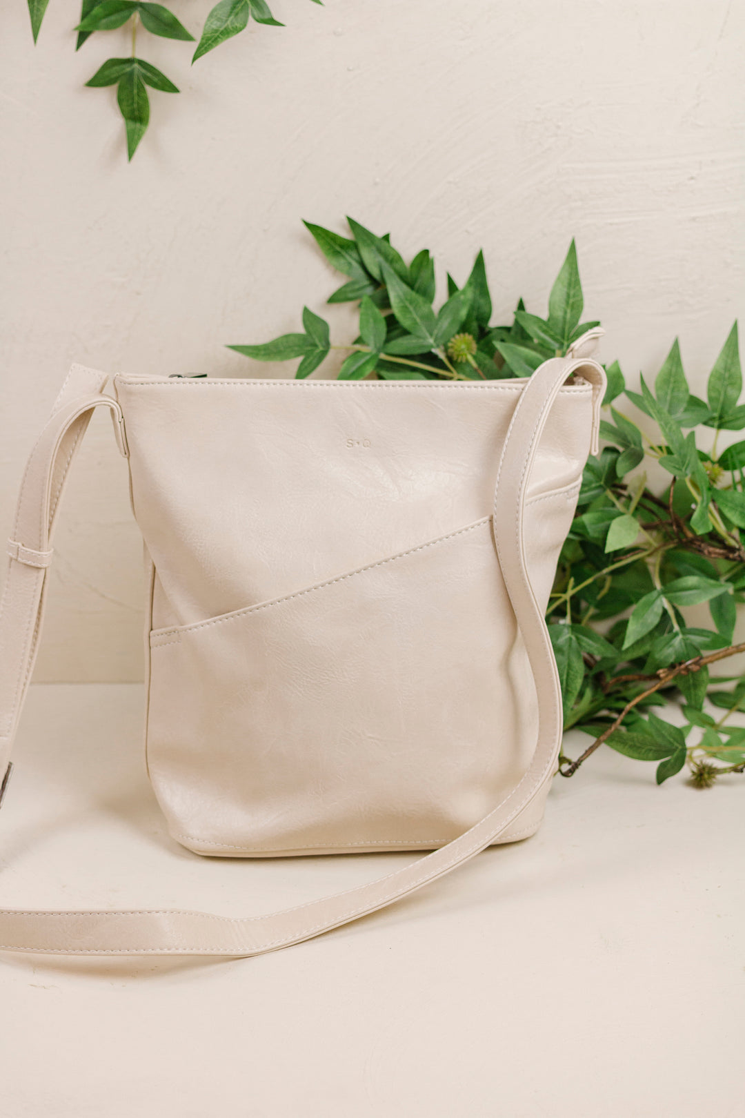 Marth Hobo in Almond