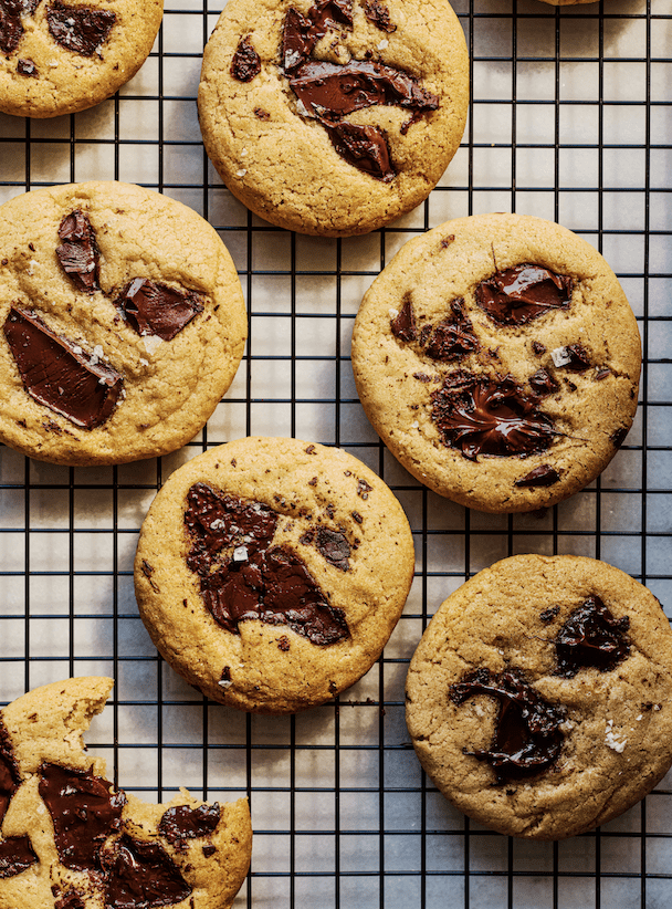 Easy & Delicious: Baking Cookies in Your Air Fryer