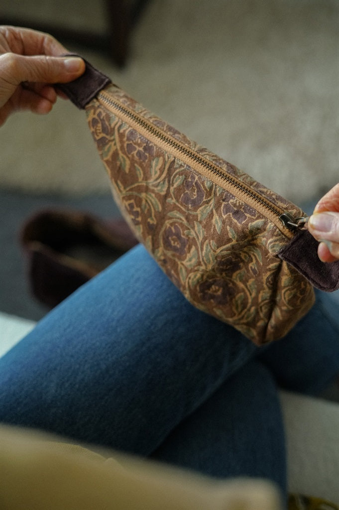 Amber Grove Travel Pouch