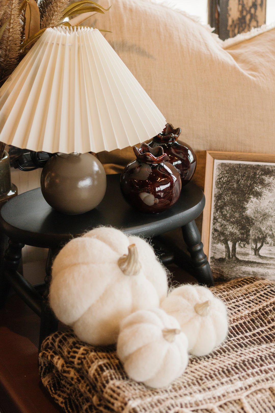 Pomegranate Vase in Chestnut Brown