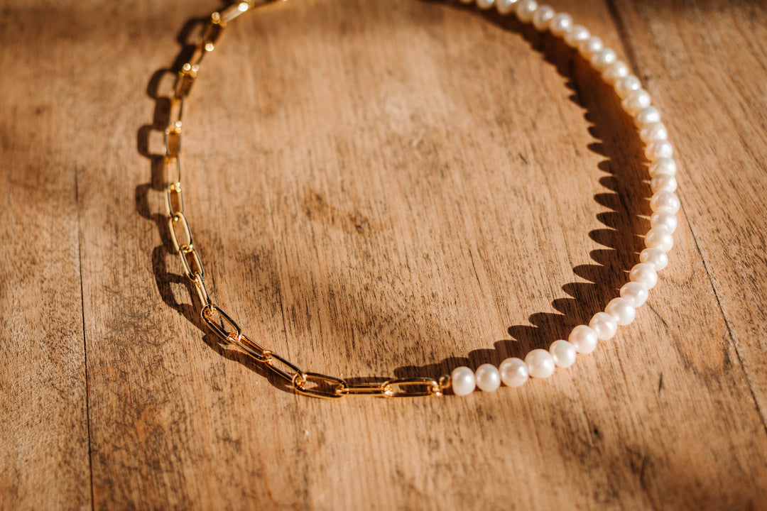 Elysée Freshwater Pearl & Gold Chain Necklace