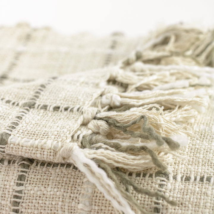 Ivory & Moss Loomed Check Fringe Throw