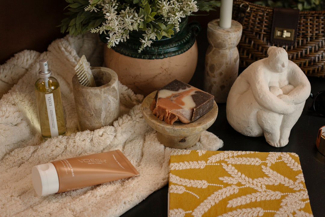 Forma Marble Soap Dish with Wood Base